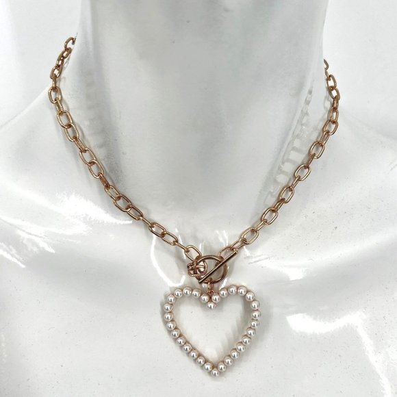Viola Pearl Heart Toggle Clasp Necklace Gold White NWT - Picture 2 of 6